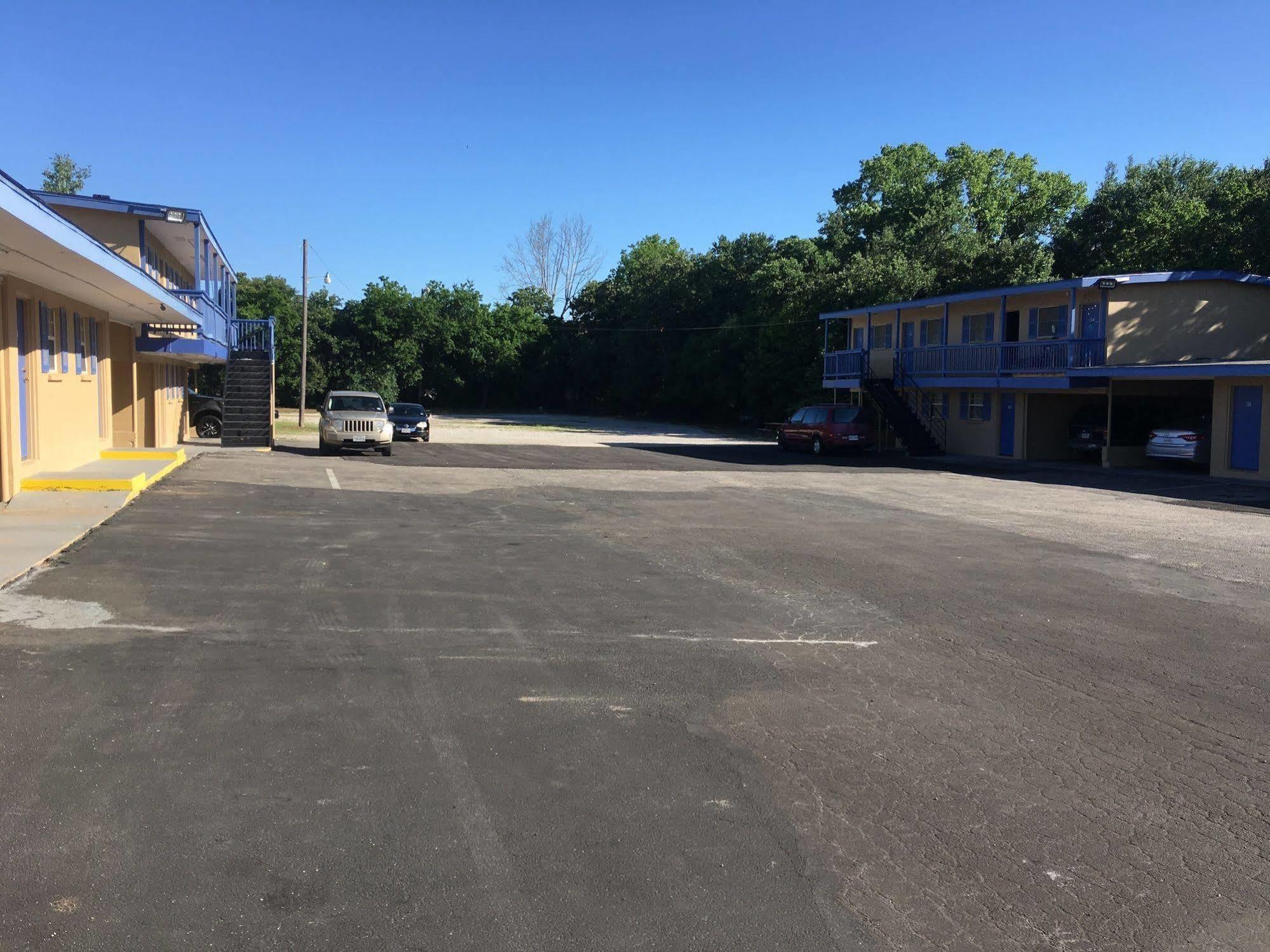 Royal Inn Early Bagian luar foto